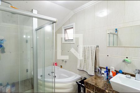 Casa de condomínio à venda com 270m², 4 quartos e 3 vagas Casa de condomínio à venda com 270m², 4 quartos e 3 vagasBanheiro da Suíte 1