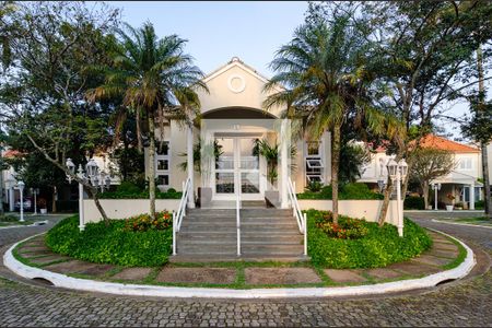 Casa de condomínio à venda com 270m², 4 quartos e 3 vagas Casa de condomínio à venda com 270m², 4 quartos e 3 vagasÁrea Comum