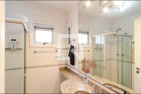 Casa de condomínio à venda com 270m², 4 quartos e 3 vagas Casa de condomínio à venda com 270m², 4 quartos e 3 vagasBanheiro Social