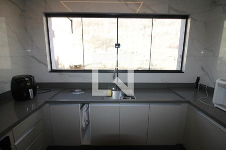 Casa à venda com 192m², 3 quartos e 4 vagasCozinha