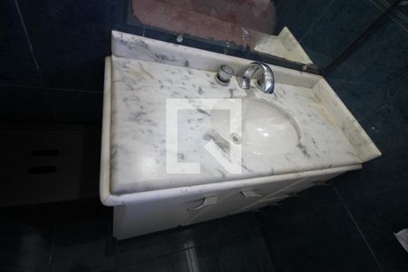 Casa à venda com 192m², 3 quartos e 4 vagasBanheiro Social