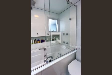 Apartamento à venda com 65m², 2 quartos e 2 vagasBanheiro da Suíte