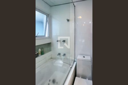 Apartamento à venda com 65m², 2 quartos e 2 vagasBanheiro da Suíte