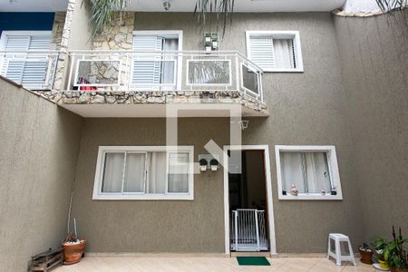 Casa à venda com 92m², 3 quartos e 2 vagas Casa à venda com 92m², 3 quartos e 2 vagasFachada