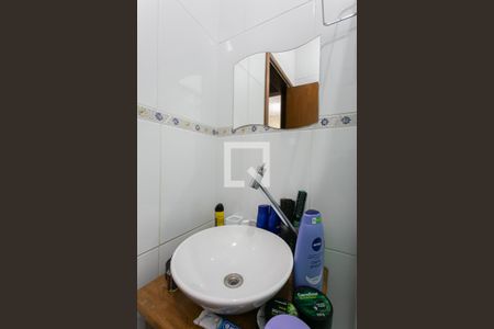 Casa à venda com 92m², 3 quartos e 2 vagas Casa à venda com 92m², 3 quartos e 2 vagasBanheiro Social