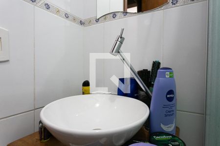 Casa à venda com 92m², 3 quartos e 2 vagas Casa à venda com 92m², 3 quartos e 2 vagasBanheiro Social