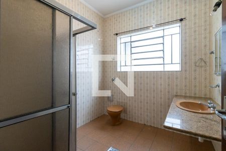 Casa à venda com 233m², 4 quartos e 2 vagas Casa à venda com 233m², 4 quartos e 2 vagasBanheiro 1