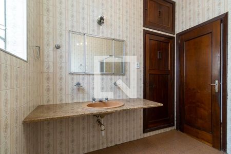 Casa à venda com 233m², 4 quartos e 2 vagas Casa à venda com 233m², 4 quartos e 2 vagasBanheiro 1