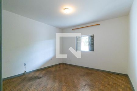 Casa à venda com 233m², 4 quartos e 2 vagas Casa à venda com 233m², 4 quartos e 2 vagasPiso inferior - Quarto