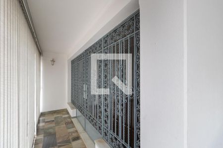 Casa à venda com 233m², 4 quartos e 2 vagas Casa à venda com 233m², 4 quartos e 2 vagasHall de entrada