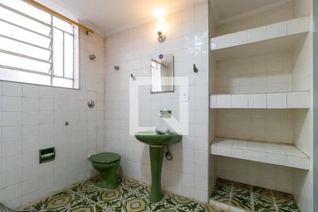 Casa à venda com 233m², 4 quartos e 2 vagas Casa à venda com 233m², 4 quartos e 2 vagasPiso inferior - Banheiro