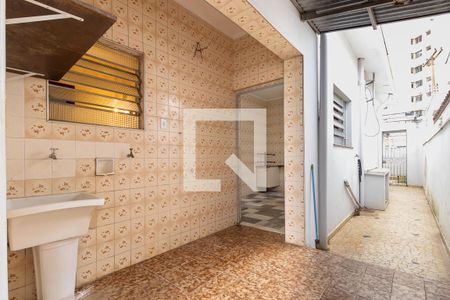 Casa à venda com 233m², 4 quartos e 2 vagas Casa à venda com 233m², 4 quartos e 2 vagasÁrea de serviço