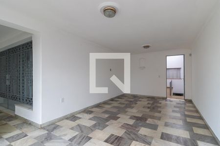 Casa à venda com 233m², 4 quartos e 2 vagas Casa à venda com 233m², 4 quartos e 2 vagasVagas de garagem