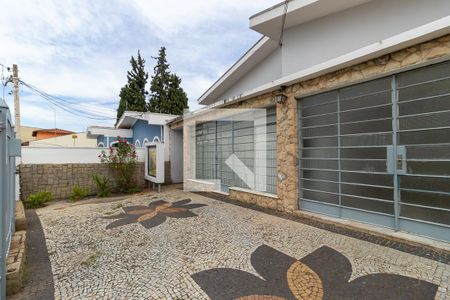 Casa à venda com 233m², 4 quartos e 2 vagas Casa à venda com 233m², 4 quartos e 2 vagasFachada interna