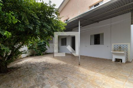 Casa à venda com 233m², 4 quartos e 2 vagas Casa à venda com 233m², 4 quartos e 2 vagasQuintal