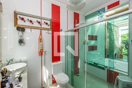 Casa à venda com 463m², 5 quartos e 5 vagas Casa à venda com 463m², 5 quartos e 5 vagasBanheiro da Suíte