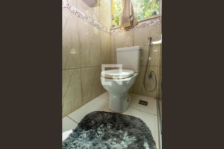 Casa à venda com 463m², 5 quartos e 5 vagas Casa à venda com 463m², 5 quartos e 5 vagasBanheiro Social