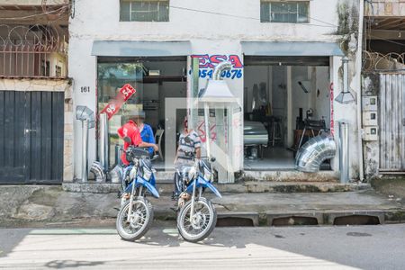 Casa à venda com 463m², 5 quartos e 5 vagas Casa à venda com 463m², 5 quartos e 5 vagasLoja