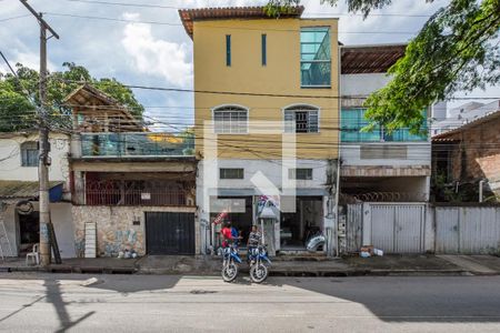 Casa à venda com 463m², 5 quartos e 5 vagas Casa à venda com 463m², 5 quartos e 5 vagasFachada