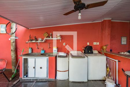 Casa à venda com 463m², 5 quartos e 5 vagas Casa à venda com 463m², 5 quartos e 5 vagasÁrea de Serviço