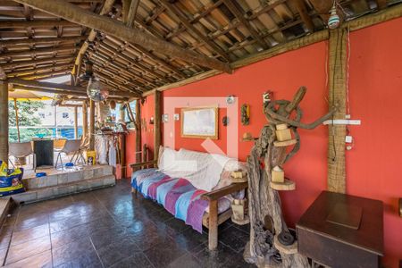 Casa à venda com 463m², 5 quartos e 5 vagas Casa à venda com 463m², 5 quartos e 5 vagasÁrea externa - Varanda