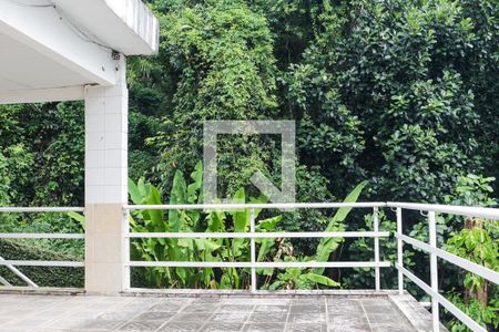 Casa à venda com 500m², 4 quartos e 2 vagas Casa à venda com 500m², 4 quartos e 2 vagasSalão de Festas