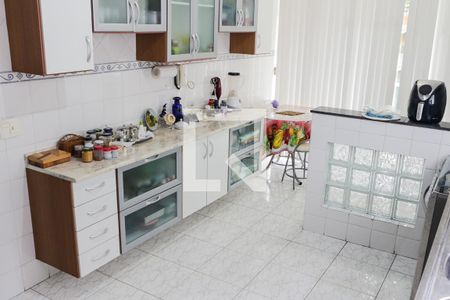 Casa à venda com 500m², 4 quartos e 2 vagas Casa à venda com 500m², 4 quartos e 2 vagasCozinha