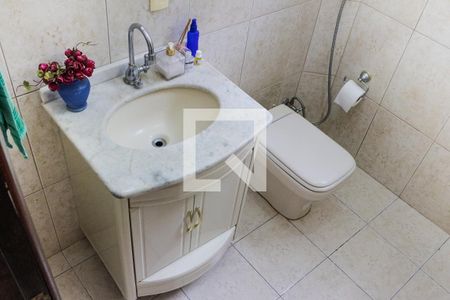 Casa à venda com 500m², 4 quartos e 2 vagas Casa à venda com 500m², 4 quartos e 2 vagasLavabo