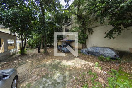 Casa à venda com 90m², 1 quarto e 6 vagas Casa à venda com 90m², 1 quarto e 6 vagasÁrea externa