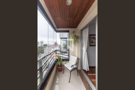 Apartamento à venda com 115m², 2 quartos e 1 vaga Apartamento à venda com 115m², 2 quartos e 1 vagaSacada da Sala