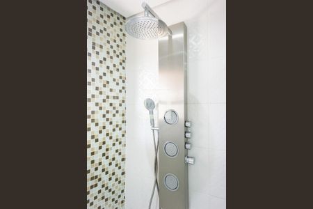 Casa à venda com 170m², 3 quartos e 2 vagas Casa à venda com 170m², 3 quartos e 2 vagasDetalhe Chuveiro