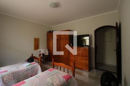 Casa à venda com 258m², 4 quartos e 5 vagasSuíte 2