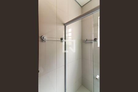 Casa à venda com 170m², 3 quartos e 8 vagas Casa à venda com 170m², 3 quartos e 8 vagasBanheiro da Suíte 2