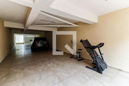 Casa à venda com 170m², 3 quartos e 8 vagas Casa à venda com 170m², 3 quartos e 8 vagasGaragem