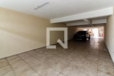 Casa à venda com 170m², 3 quartos e 8 vagas Casa à venda com 170m², 3 quartos e 8 vagasGaragem
