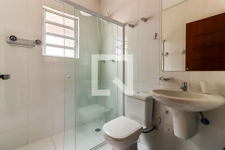 Casa à venda com 170m², 3 quartos e 8 vagas Casa à venda com 170m², 3 quartos e 8 vagasBanheiro da Suíte 2