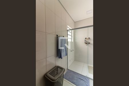 Casa à venda com 170m², 3 quartos e 8 vagas Casa à venda com 170m², 3 quartos e 8 vagasBanheiro da Suíte 1