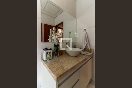 Casa à venda com 170m², 3 quartos e 8 vagas Casa à venda com 170m², 3 quartos e 8 vagasBanheiro da Suíte 1