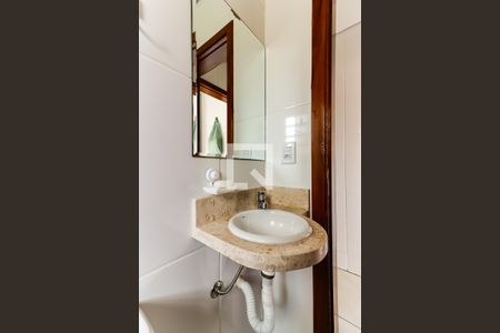 Casa à venda com 170m², 3 quartos e 8 vagas Casa à venda com 170m², 3 quartos e 8 vagasBanheiro de serviço