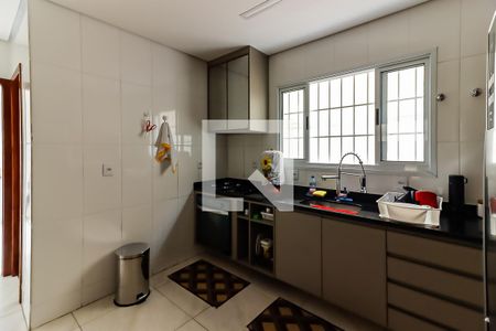 Casa à venda com 170m², 3 quartos e 8 vagas Casa à venda com 170m², 3 quartos e 8 vagasCozinha