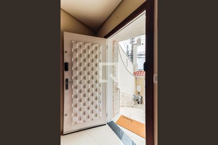 Casa à venda com 170m², 3 quartos e 8 vagas Casa à venda com 170m², 3 quartos e 8 vagasEntrada