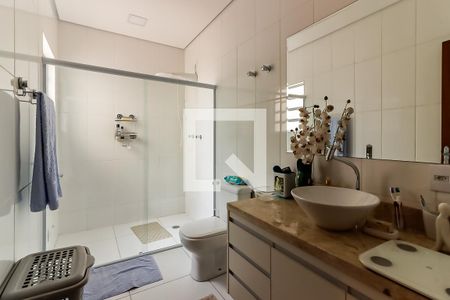 Casa à venda com 170m², 3 quartos e 8 vagas Casa à venda com 170m², 3 quartos e 8 vagasBanheiro da Suíte 1