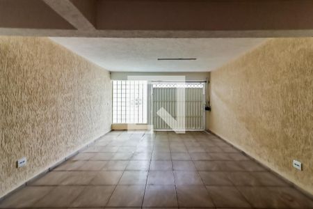 Casa à venda com 170m², 3 quartos e 8 vagas Casa à venda com 170m², 3 quartos e 8 vagasGaragem