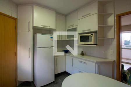 Apartamento para alugar com 118m², 3 quartos e 3 vagas Apartamento para alugar com 118m², 3 quartos e 3 vagasCozinha