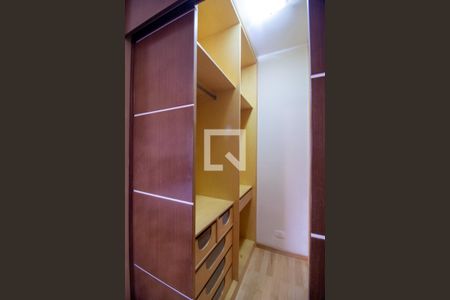 Apartamento para alugar com 118m², 3 quartos e 3 vagas Apartamento para alugar com 118m², 3 quartos e 3 vagasCloset Suite 2