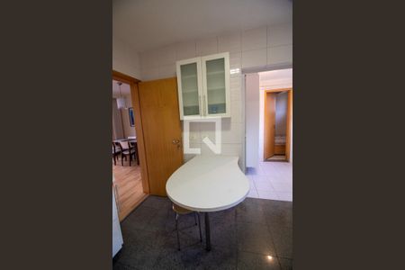 Apartamento para alugar com 118m², 3 quartos e 3 vagas Apartamento para alugar com 118m², 3 quartos e 3 vagasCozinha