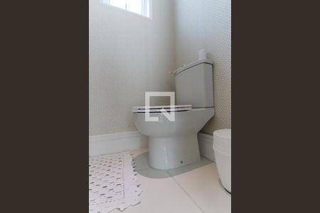 Casa de condomínio à venda com 700m², 4 quartos e 6 vagasLavabo