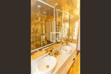 Casa de condomínio à venda com 700m², 4 quartos e 6 vagasBanheiro da Suíte 1