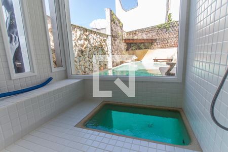 Casa de condomínio à venda com 700m², 4 quartos e 6 vagasSauna  