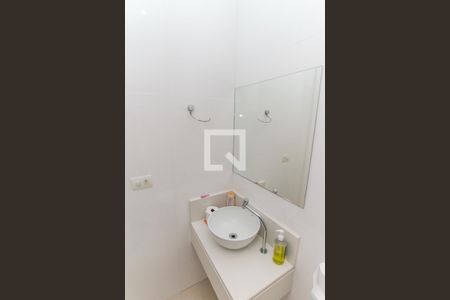 Casa de condomínio à venda com 700m², 4 quartos e 6 vagasBanheiro de Serviço